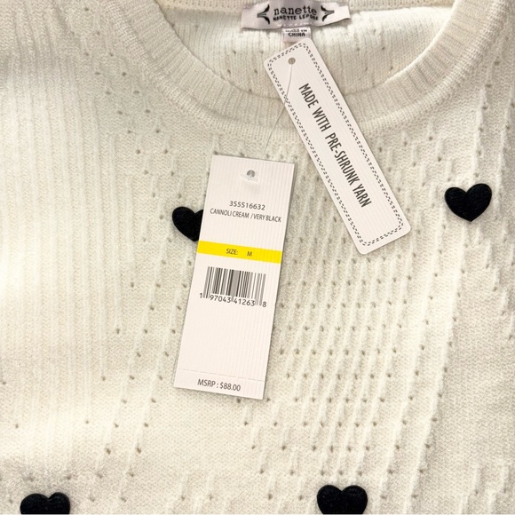 NWT Nannette White and Black Crew Neck Sweater with Heart Accents Sz M - Picture 4 of 4
